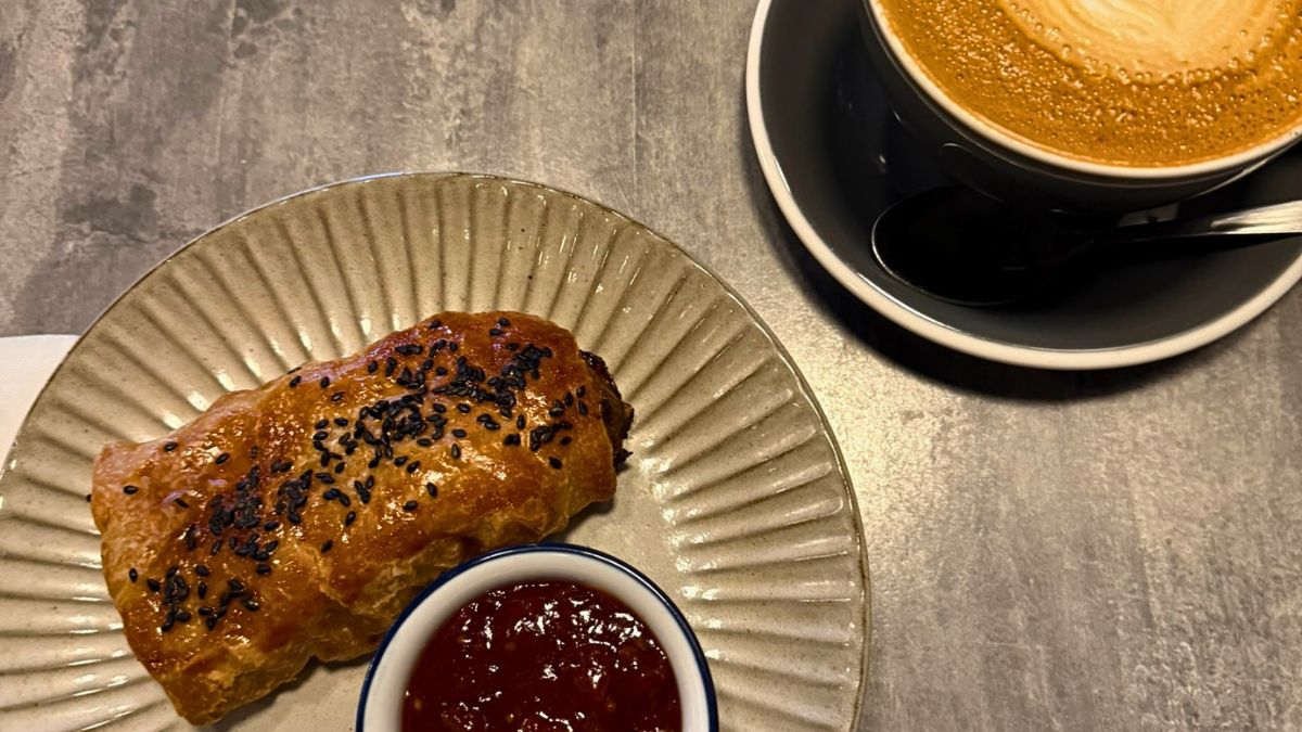 Coffee, Cake & Country Roads – Discovering Our Favourite Cafés in New England NSW