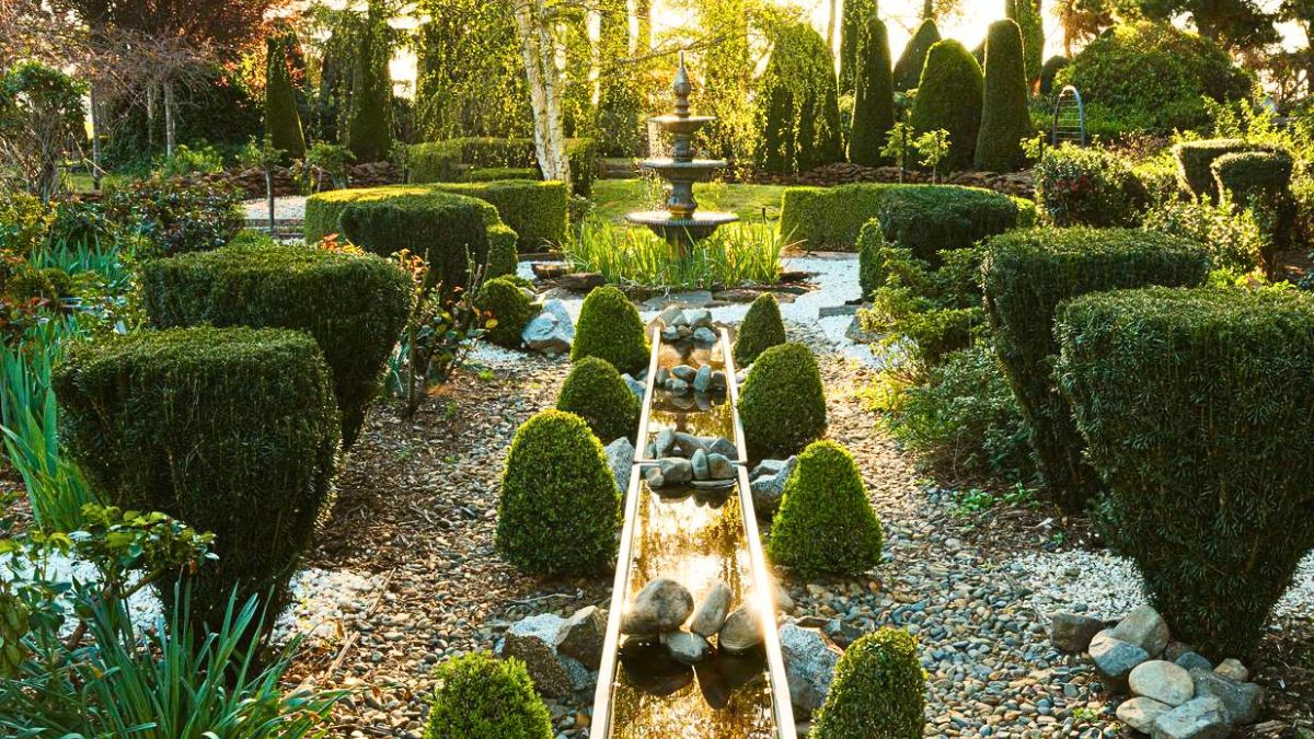 Fountain garden in formal garden in Guyra